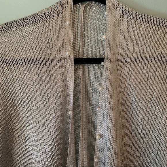 NWT Bon Voyage Silver Sparkling Kimono with Pearl Detailing. Women’s One size - Picture 4 of 5
